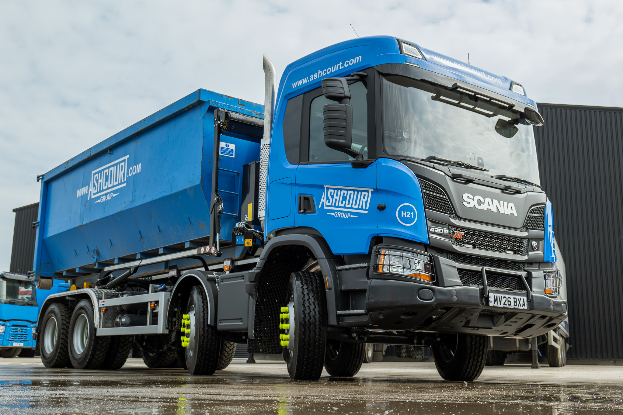 Commercial skip hire